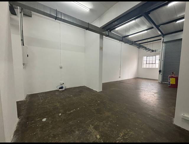 124M² WAREHOUSE TO LET IN MAITLAND